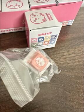 Authentic Nagano Market Chiikawa Light Up Keycap Clicker Keyring (Chiikawa Ver.)